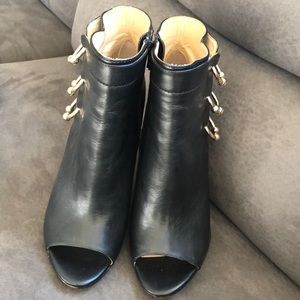 Katy Perry black ankle bootie size 10 (Used)